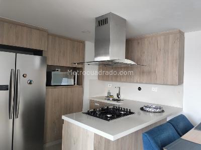 Apartamento de 2 alcobas en arriendo en El Poblado, Medellín, 90 m² · foto 7 de 17