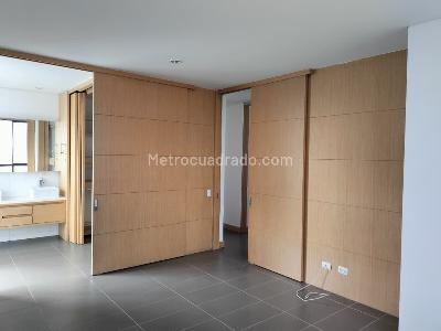 Apartamento en arriendo en Lalinde, Medellín · foto 10 de 20