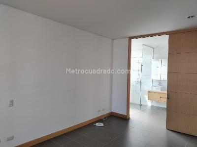 Apartamento en arriendo en Lalinde, Medellín · foto 11 de 20