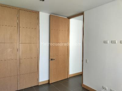 Apartamento en arriendo en Lalinde, Medellín · foto 13 de 20
