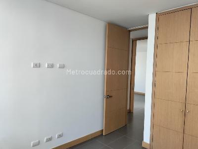 Apartamento en arriendo en Lalinde, Medellín · foto 15 de 20