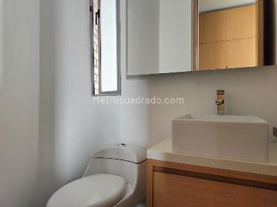 Apartamento en arriendo en Lalinde, Medellín · foto 19 de 20