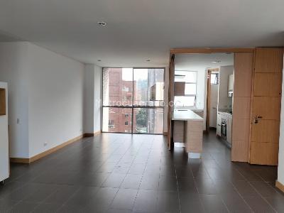 Apartamento en arriendo en Lalinde, Medellín · foto 2 de 20