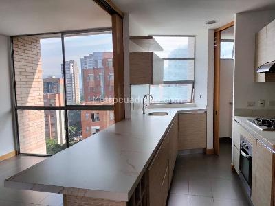 Apartamento en arriendo en Lalinde, Medellín · foto 8 de 20