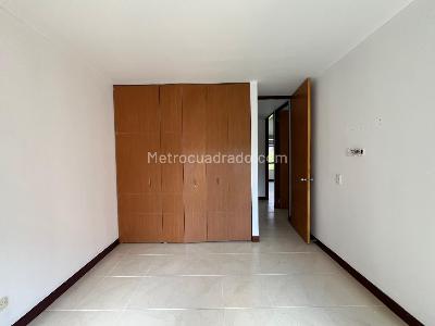 Apartamento de 3 alcobas en arriendo en El Poblado, Medellín, 135 m² · foto 15 de 18