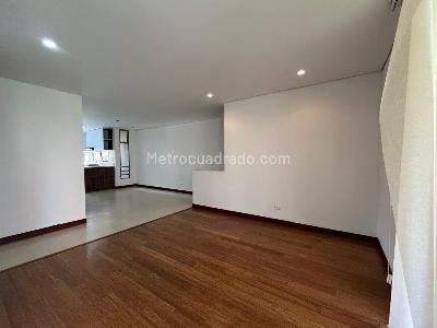Apartamento de 3 alcobas en arriendo en El Poblado, Medellín, 135 m² · foto 2 de 18