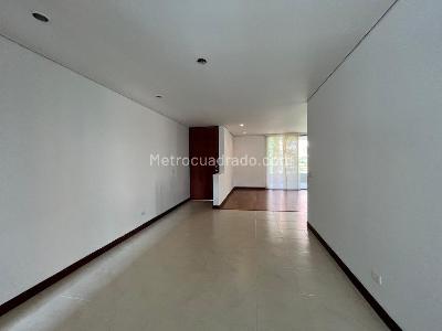 Apartamento de 3 alcobas en arriendo en El Poblado, Medellín, 135 m² · foto 4 de 18