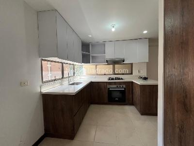 Apartamento de 3 alcobas en arriendo en El Poblado, Medellín, 135 m² · foto 6 de 18