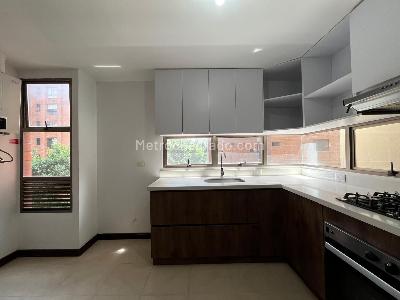 Apartamento de 3 alcobas en arriendo en El Poblado, Medellín, 135 m² · foto 8 de 18