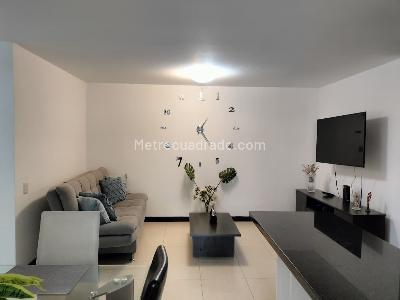 Apartamento de 3 alcobas en arriendo en El Poblado, Medellín, 90 m² · foto 3 de 19