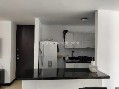 Apartamento de 3 alcobas en arriendo en El Poblado, Medellín, 90 m² · foto 5 de 19