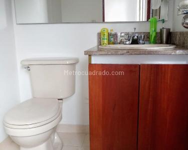 Apartamento de 3 alcobas en arriendo en El Poblado, Medellín, 132 m² · foto 10 de 11