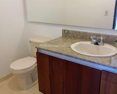 Apartamento de 3 alcobas en arriendo en El Poblado, Medellín, 132 m² · foto 9 de 11