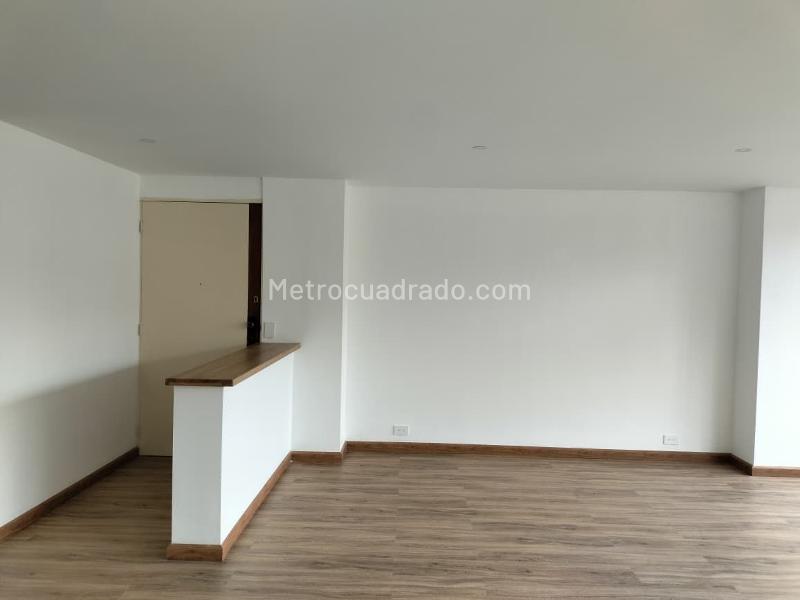 Apartamento Amplio de 3 Alcobas con Zonas Sociales en El Poblado - 3