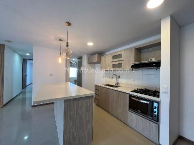 Apartamento de 3 alcobas en arriendo en Envigado, Envigado, 88 m² · foto 8 de 18
