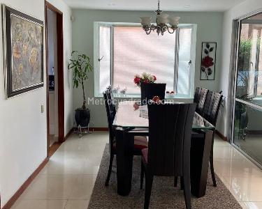 Casa de 3 alcobas en venta en Envigado, Envigado, 230 m² · foto 2 de 10