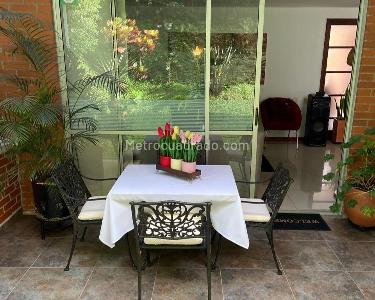 Casa de 3 alcobas en venta en Envigado, Envigado, 230 m² · foto 8 de 10