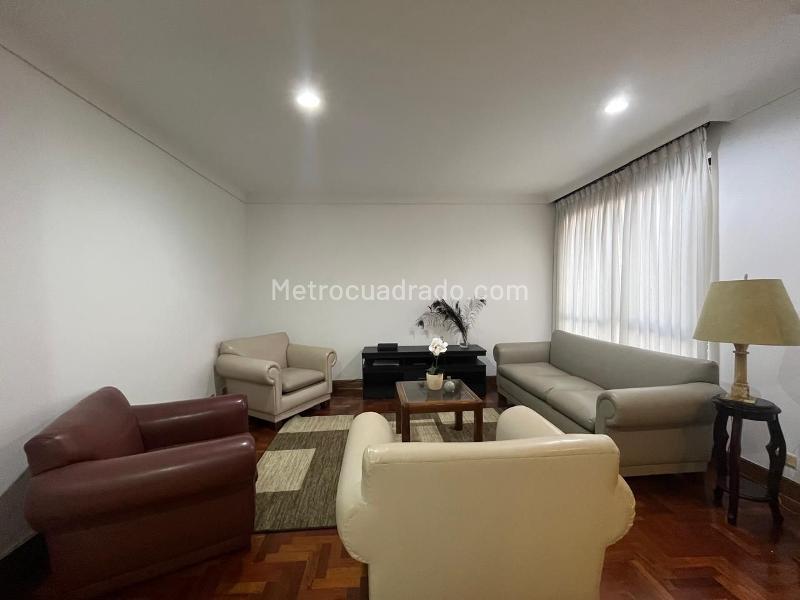 Furnished 3BR Apartment with Amenities in El Poblado - 9