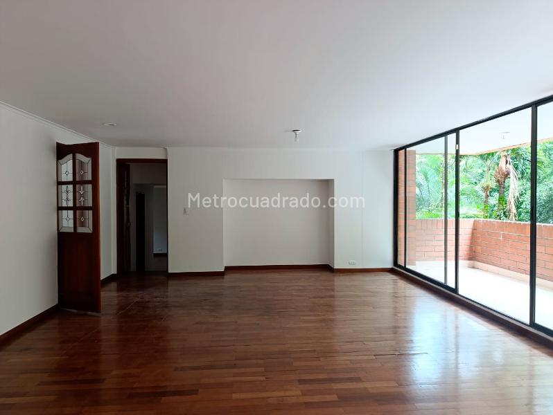 Apartamento de 3 Alcobas y 3 Baños en El Poblado - 4