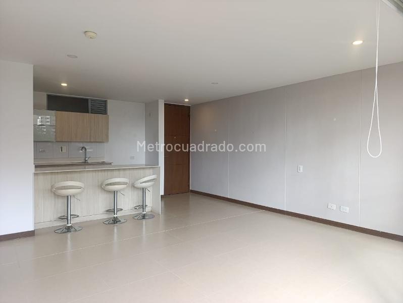 1BR Studio Apartment with Balcony and Covered Parking in El Poblado - 5