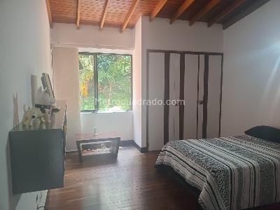 Casa en arriendo en El Poblado, Medellín · foto 13 de 19