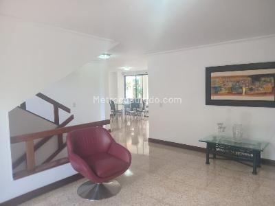 Casa en arriendo en El Poblado, Medellín · foto 3 de 19