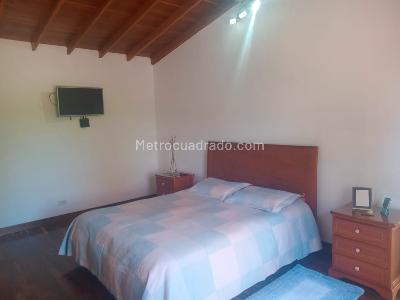 Casa de 3 alcobas en venta en El Poblado, Medellín, 300 m² · foto 11 de 19