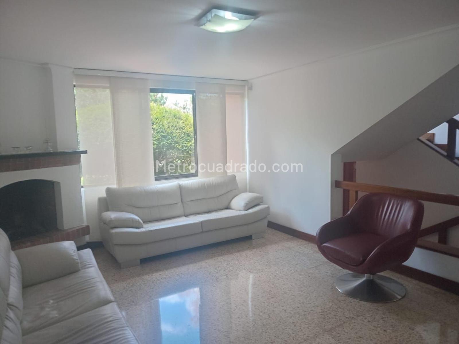 Casa de 3 habitaciones en venta en El Poblado, Medellín — imagen 1 de 19