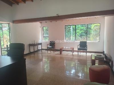 Casa de 3 alcobas en venta en El Poblado, Medellín, 300 m² · foto 9 de 19
