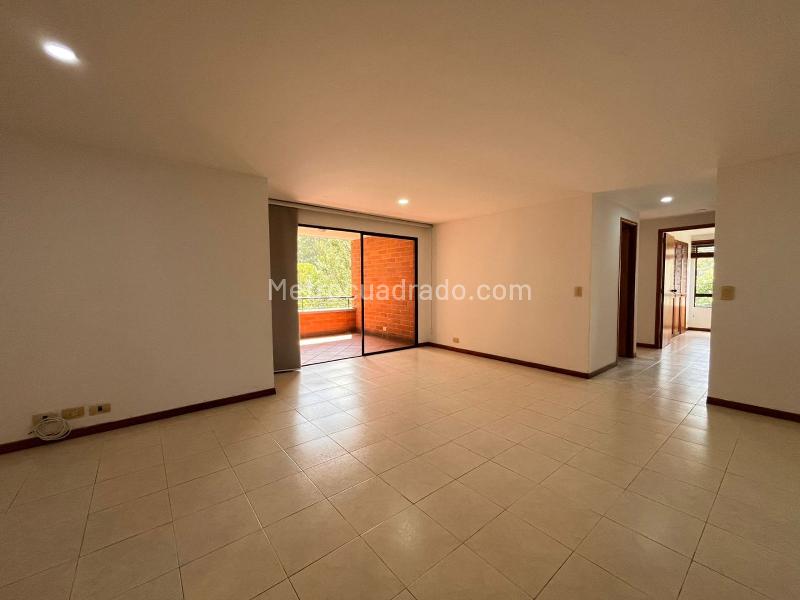 3BR Apartment with Balcony in Gated Community, El Poblado - 5