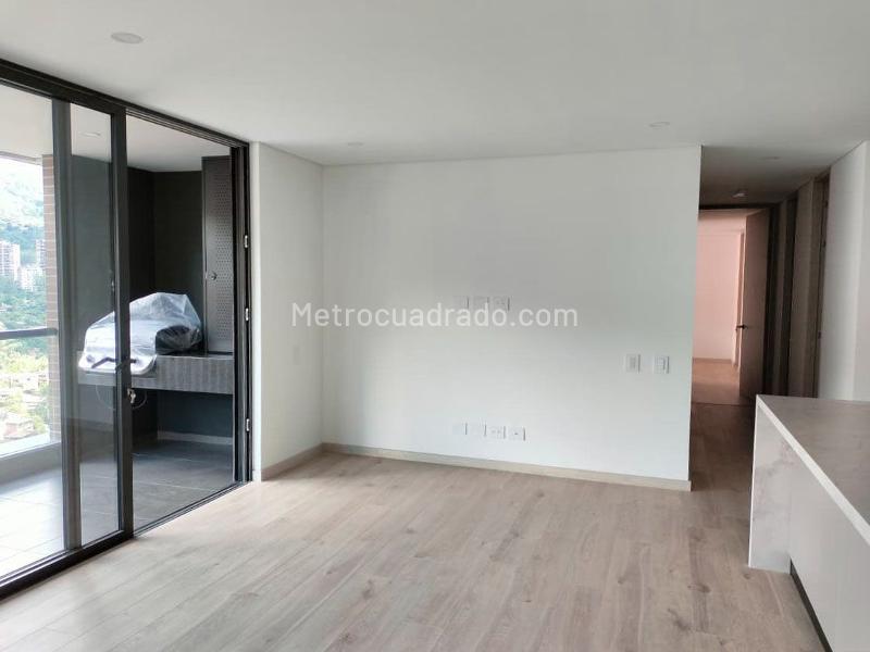 Apartamento de 3 Alcobas y 3 Baños en El Poblado - 2