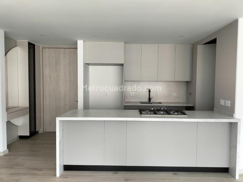Apartamento de 3 Alcobas y 3 Baños en El Poblado - 5