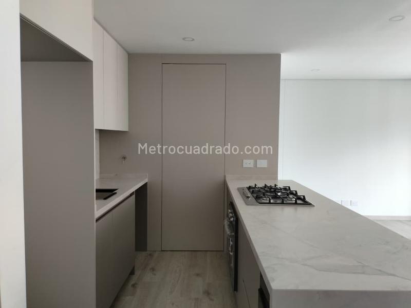 Apartamento de 3 Alcobas y 3 Baños en El Poblado - 7