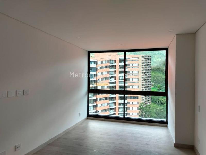 Apartamento de 3 Alcobas y 3 Baños en El Poblado - 8