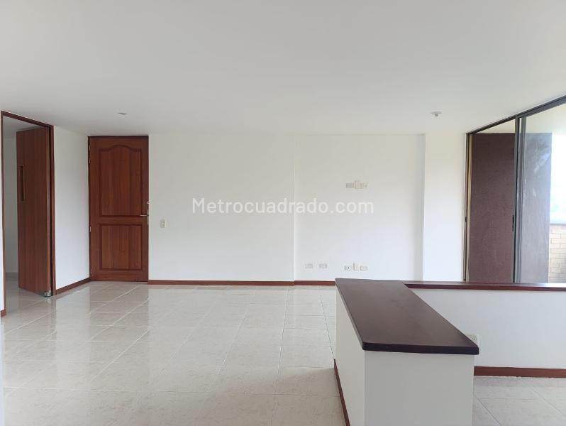 Apartamento de 2 Alcobas con Terraza y Parqueadero Cubierto en El Poblado - 6