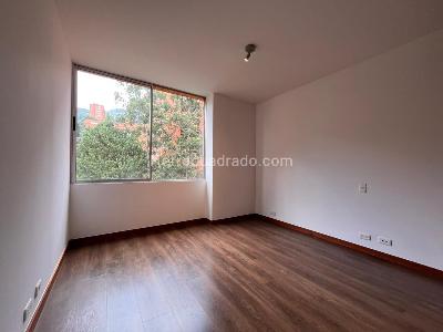 Apartamento de 2 alcobas en venta en El Poblado, Medellín, 140 m² · foto 10 de 19