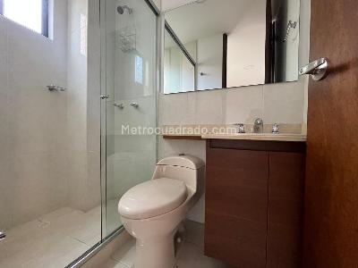Apartamento de 3 alcobas en arriendo en El Poblado, Medellín, 115 m² · foto 10 de 10