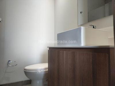 Apartamento de 1 alcoba en arriendo en El Poblado, Medellín, 49 m² · foto 8 de 9