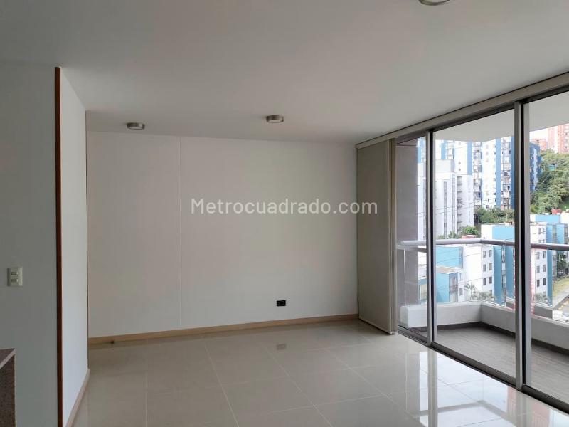 Apartamento Encantador de 3 Alcobas con Piscina en El Poblado - 4