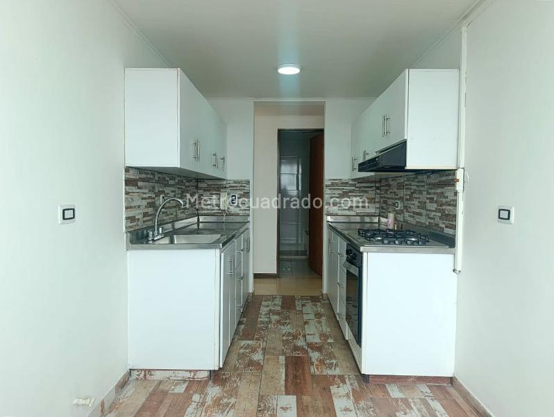 Spacious 3BR Apartment Near Amenities in El Poblado - 6