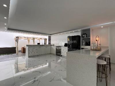 Casa de 3 alcobas en venta en Rionegro, Rionegro, 350 m² · foto 4 de 16