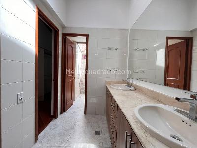 Casa de 4 alcobas en venta en El Poblado, Medellín, 278 m² · foto 18 de 19