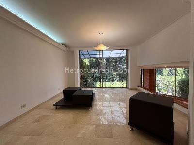 Casa de 4 alcobas en venta en El Poblado, Medellín, 278 m² · foto 4 de 19