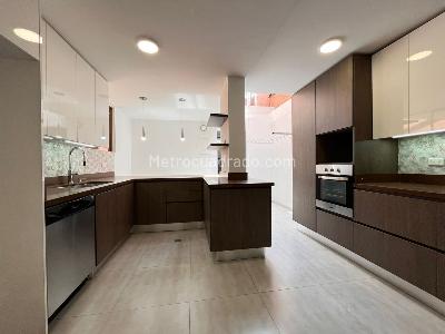 Casa de 4 alcobas en venta en El Poblado, Medellín, 278 m² · foto 7 de 19