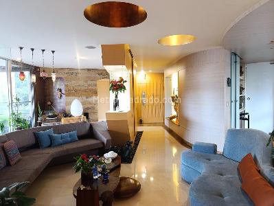 Apartamento en venta en El Poblado, Medellín · foto 2 de 18