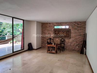 Apartamento de 3 alcobas en venta en El Poblado, Medellín, 137 m² · foto 4 de 20