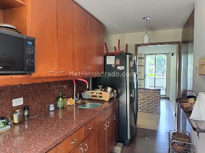 Apartamento de 3 alcobas en venta en El Poblado, Medellín, 137 m² · foto 6 de 20