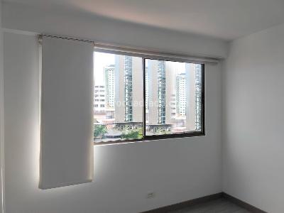 Apartamento de 2 alcobas en arriendo en El Poblado, Medellín, 104 m² · foto 10 de 14
