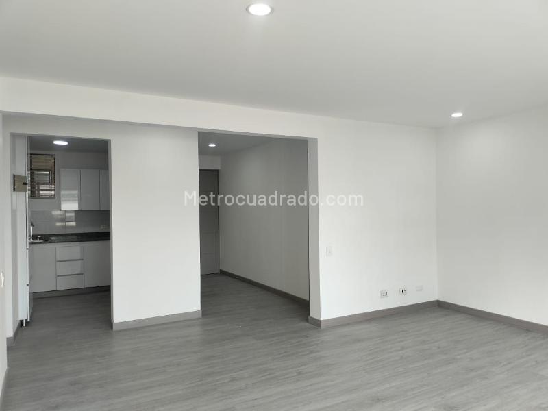Apartamento Moderno de 2 Alcobas con Sala de TV en El Poblado - 3