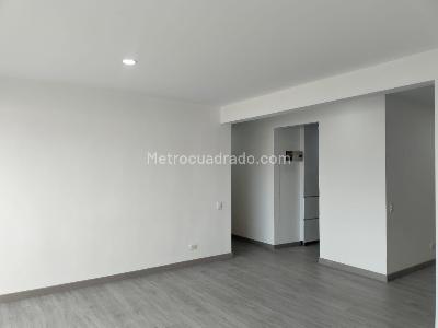 Apartamento de 2 alcobas en arriendo en El Poblado, Medellín, 104 m² · foto 4 de 14